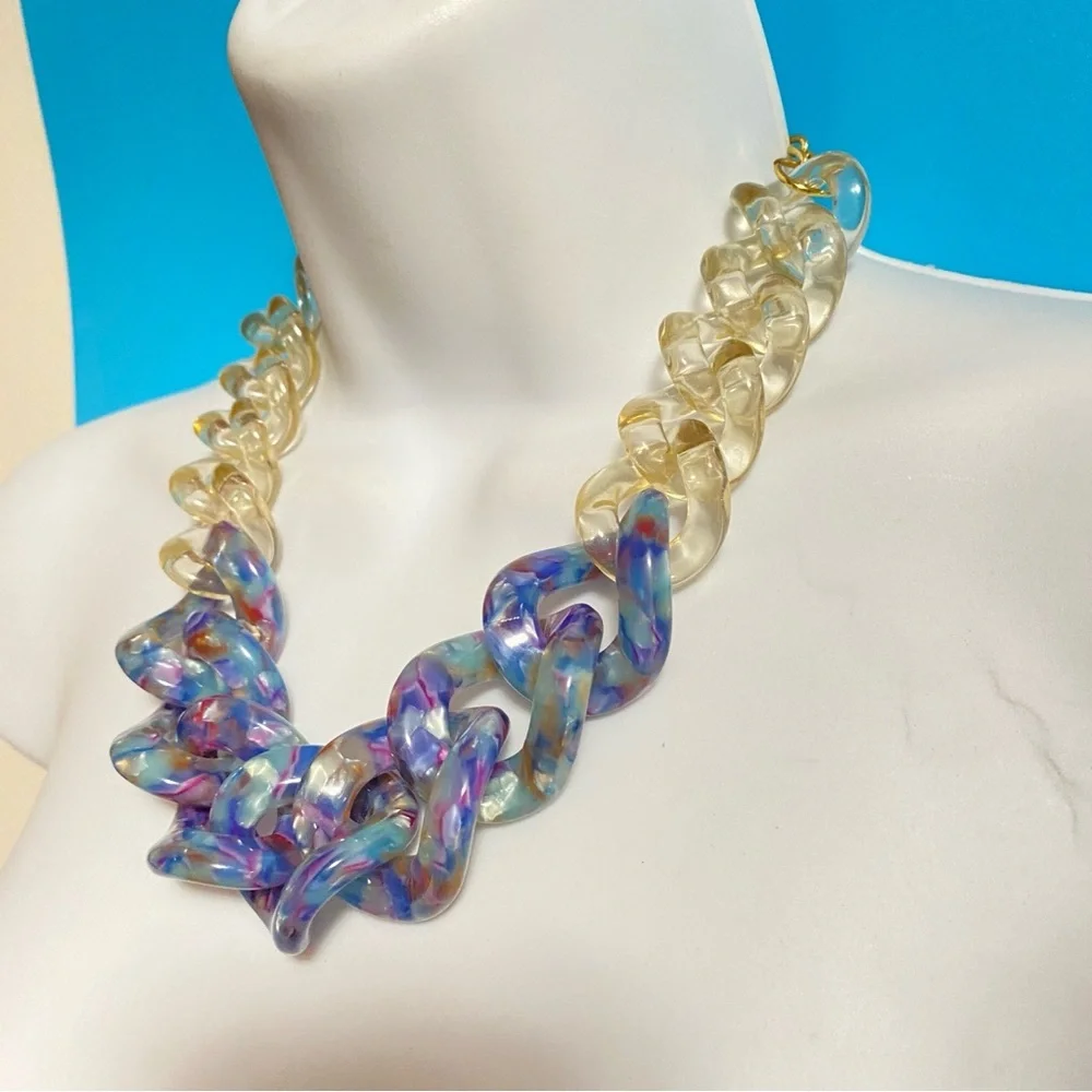 BAUBLE BAR Blue & Clear Acrylic Link Statement Necklace